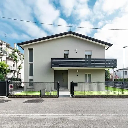 Guizza Apartment *